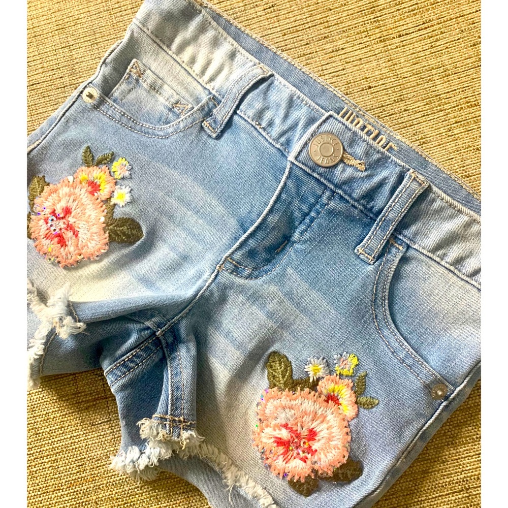 EUC Girls JUSTICE Denim Shorts with Embroidery, Size 7